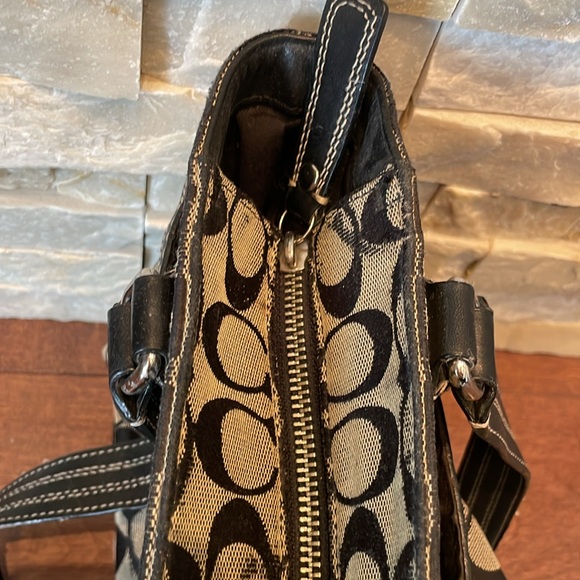 Authentic Coach Purse - Picture 7 of 9